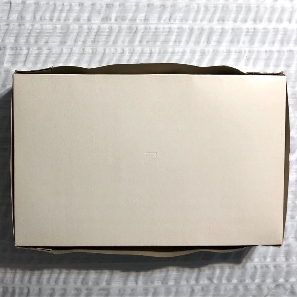 MARSHALL FIELD’S GIFT BOX vintage offwhite color with gold border size22x12 GUC - Picture 10 of 13